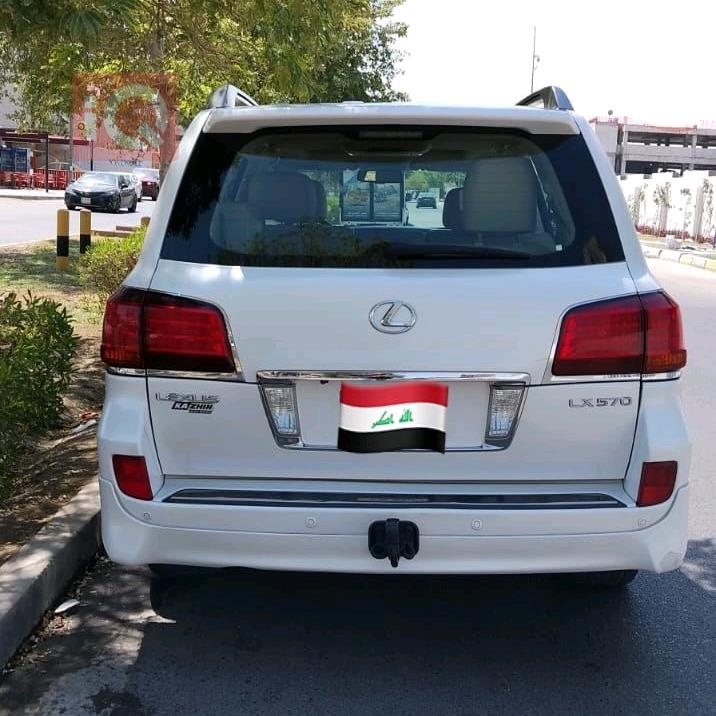 لێکزس LX
